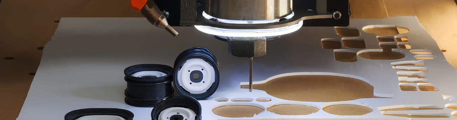 CNC que faz à máquina Delrin