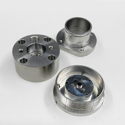 Partes de torneamento CNC fabricadas com precisão para linhas de produção